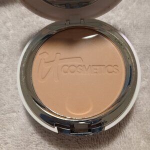 *BRAND-NEW* iT Cosmetics 'Celebration Foundation' Powder Foundation - MEDIUM